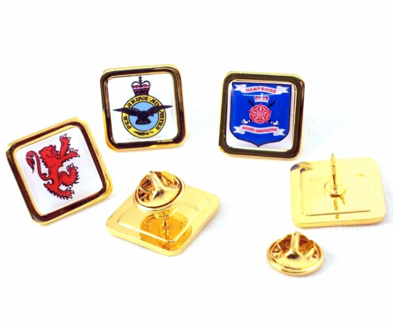 Superior Badge 16mm square gold clutch and printed dome